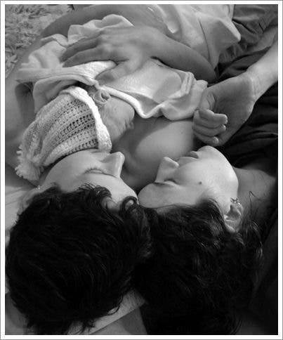 Ya es legal la doble maternidad biológica entre Lesbianas