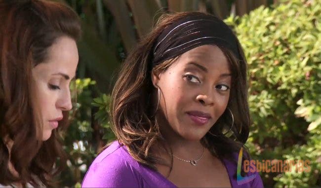 Venice la serie episodio 7 Gina y Tracy hablando de ¿trabajo?