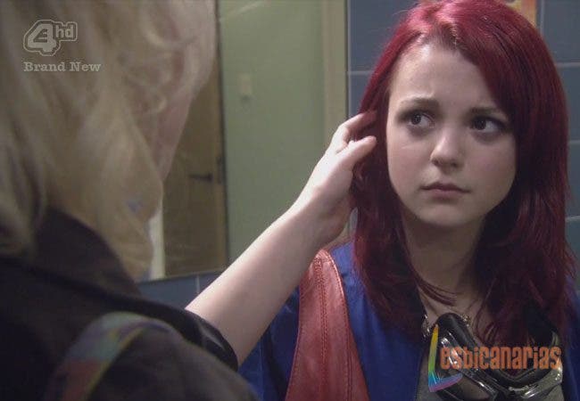 Emily y Naomi Skins