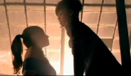 Música con toque Lésbico: «Te amo» Rihanna