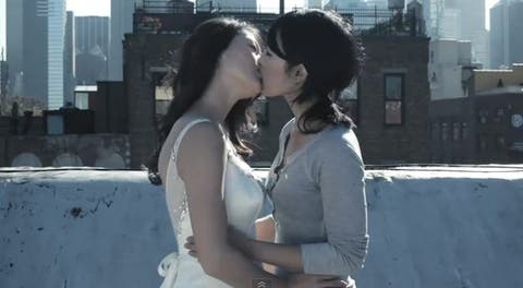 Música con toque lésbico: A Different Kind Of Wedding Dress