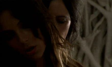 Sarah Nile protagoniza un video musical lesbicanario