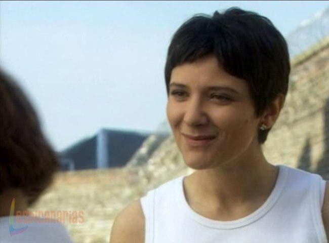 Bad Girls 1x06 011
