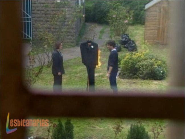 Bad Girls 1x10 13