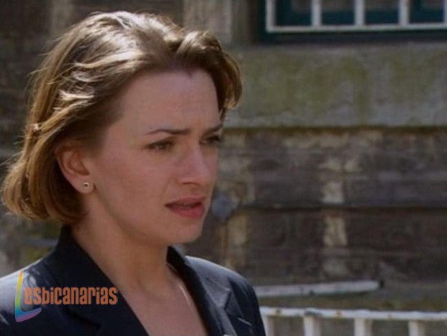 Bad Girls 1x10 14