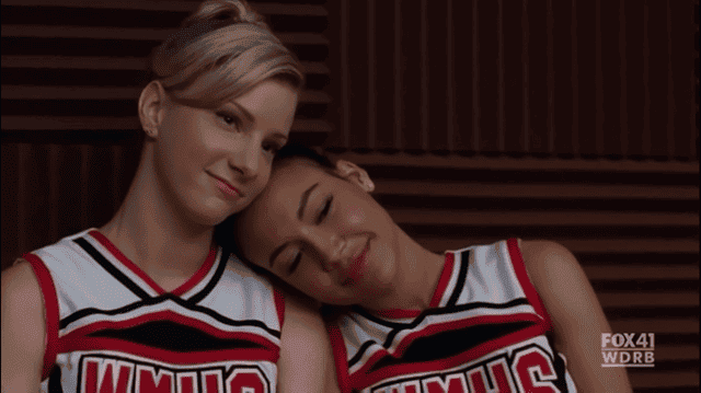 Brittany y Santana en plan romántico