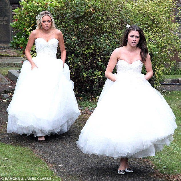 Sian y Sophie boda