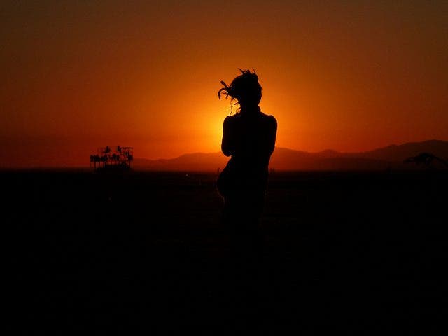 Mujer Atardecer