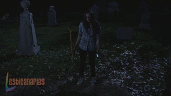 Pretty Little Liars 3x01 02