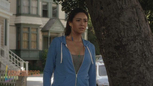 Pretty Little Liars 3x01 08
