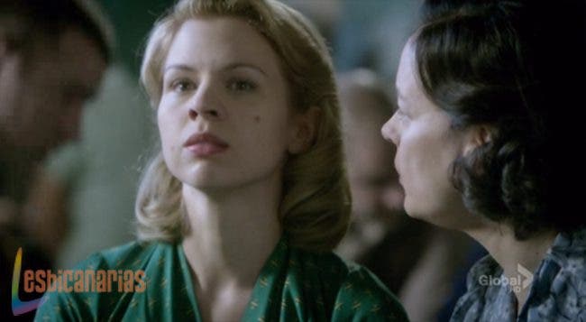 Lorna disculpándose con Betty