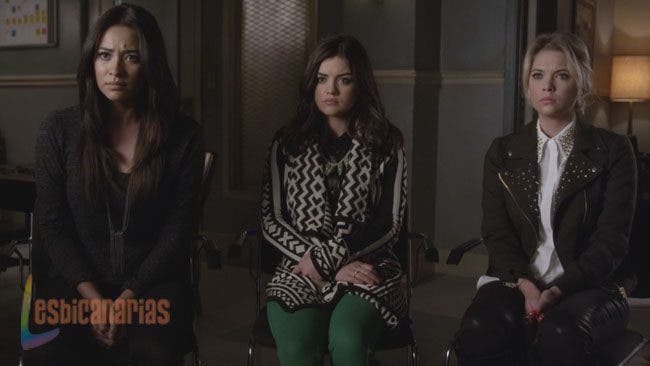 Emily y Paige  3x22-06