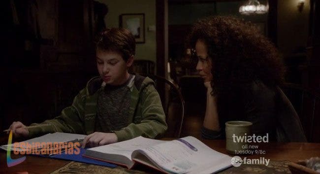 Lena ayudando a Jude