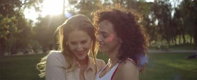 Música con toque lésbico: «Románticos» por Nicole