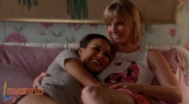 Brittany y Santana sonriendo
