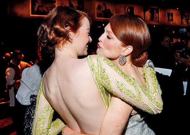 oscars-mingling-13