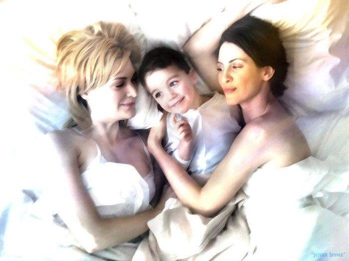 Melanie-y-Lindsay-con-su-hijo