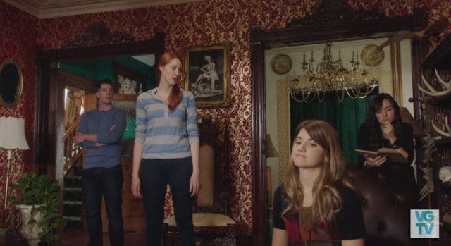 Danny hablando a Carmilla