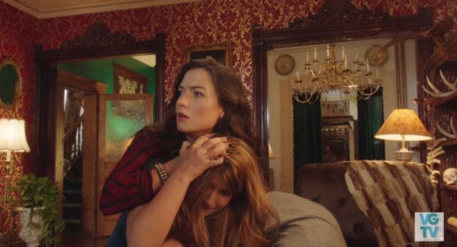 Carmilla protege a Laura