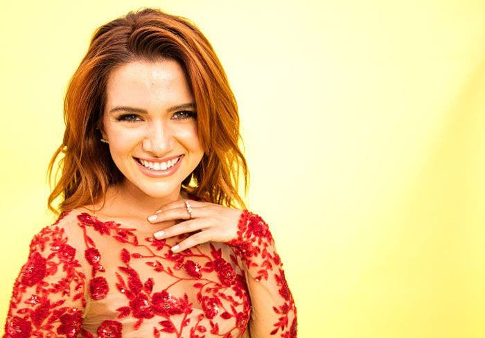 Katie Stevens: El beso entre Amy y Karma es real