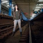 Jessica Jones vias del tren