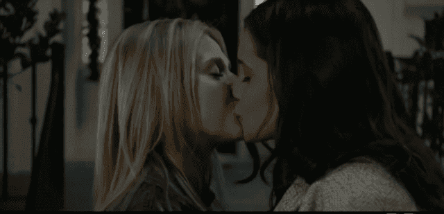 Amy Sabrina beso