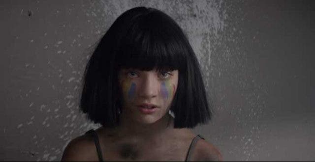 Sia homenaje víctimas de Orlando