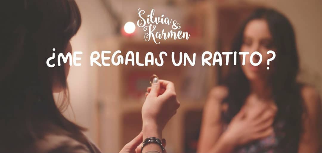 Me regalas un ratito por Silvia y Karmen – Música con toque lésbico