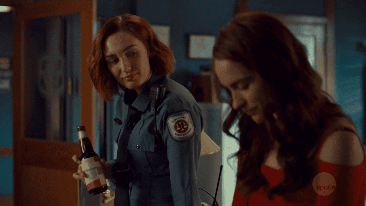 Nicole y Wynonna cervezas