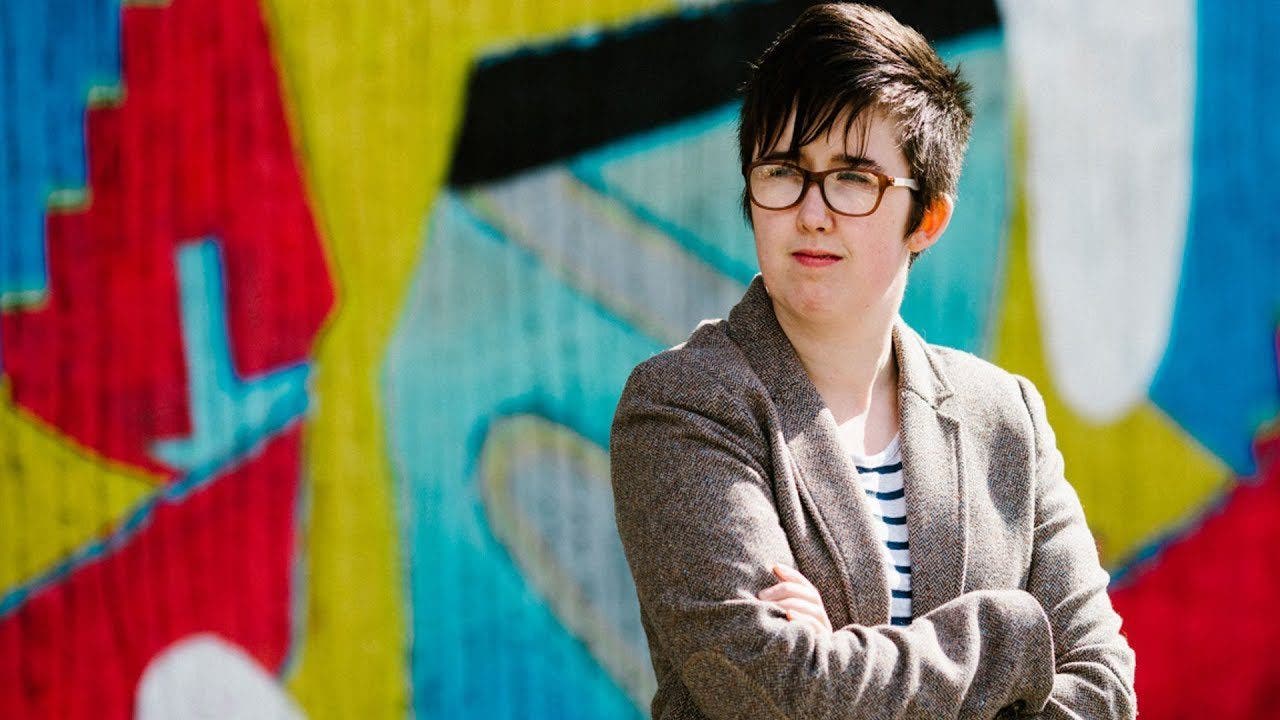 El legado de Lyra McKee, la periodista lesbiana asesinada por IRA