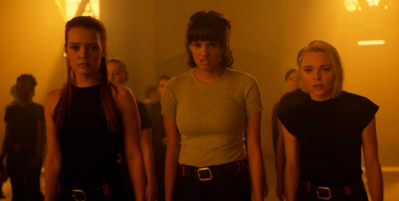 Tally, Abigail y Raelle entrenando