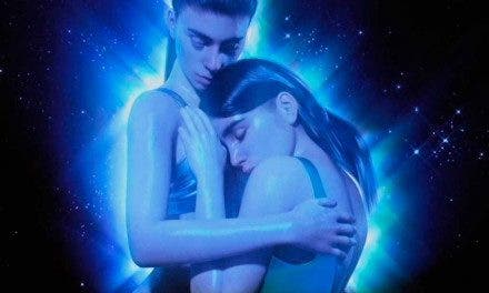 Corazón Astral: el himno de Javiera Mena al deseo entre mujeres