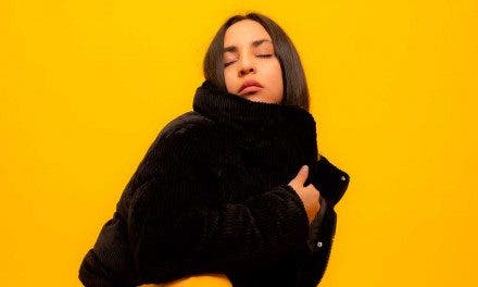Hoodie: una canción para extrañarla acompañada