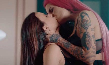 Truco o Trato: metal con un toque lésbico