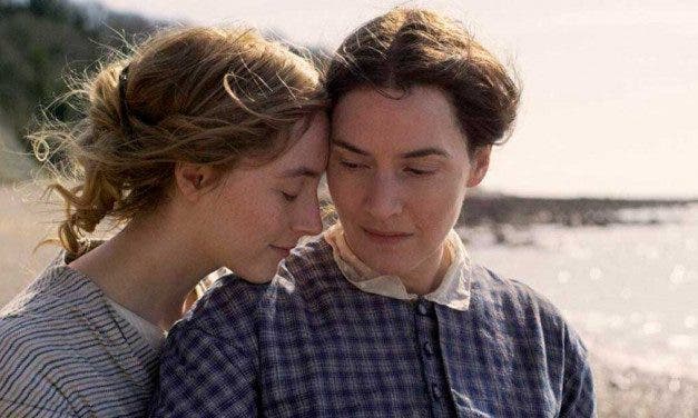 Ammonite: una película lésbica en la que los silencios hablan