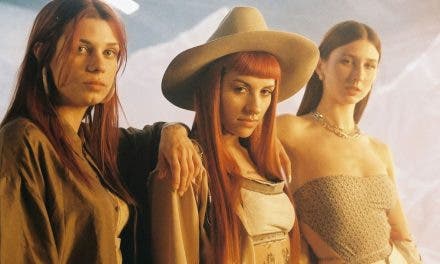 Dándote de Cazzu le mete fuego a tu lista de música con toque lésbico