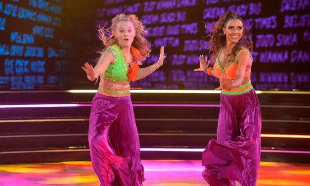 Jojo Siwa hace historia bailando con otra chica en Dancing With the Stars