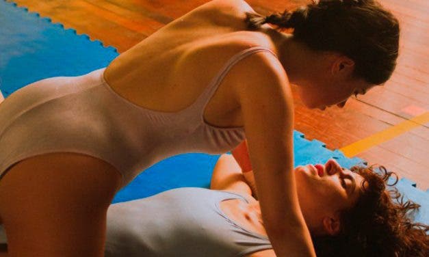 Marilina Bertoldi y Javiera Mena se unen para cantarnos «Amuleto»