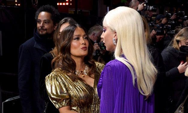Lady Gaga y Salma Hayek grabaron una escena de sexo para «La Casa Gucci» que no se incluyó