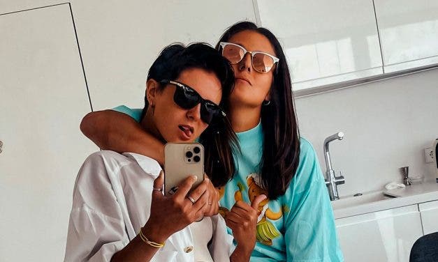 Daria Kasatkina confirmó que es lesbiana y sale con la patinadora artística Natalia Zabiiako