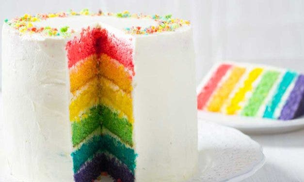 Pastelería salva una boda lésbica después de que otra las discriminara por ser lesbianas