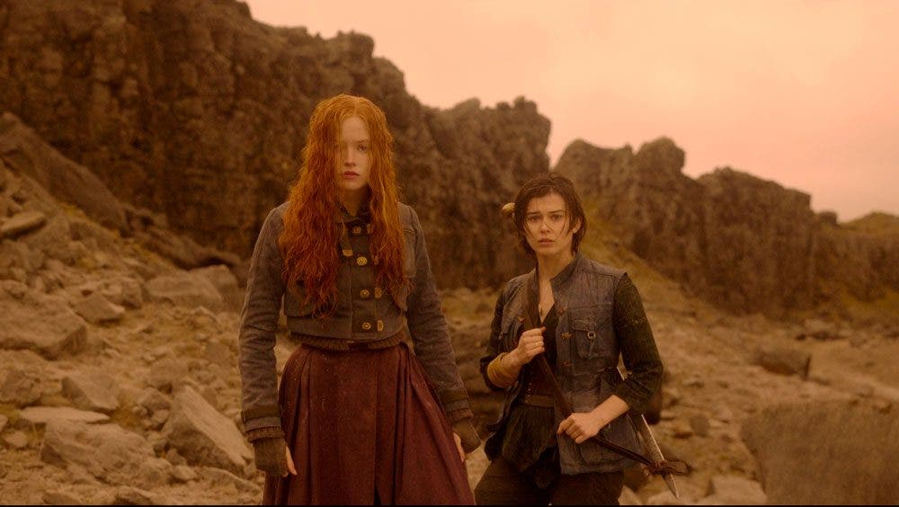 Kit y Elora saltan juntas al fin del mundo