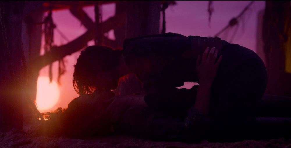 Kit y Jade se besan finalmente