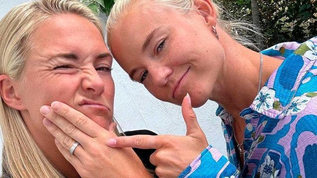 Las futbolistas Magda Eriksson y Pernille Harder